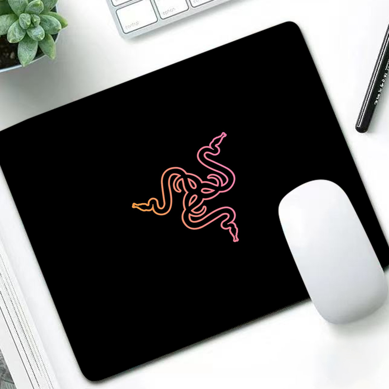 Laptop Accessories And Gadgets - Razer luxo mouse pad anime gamer
